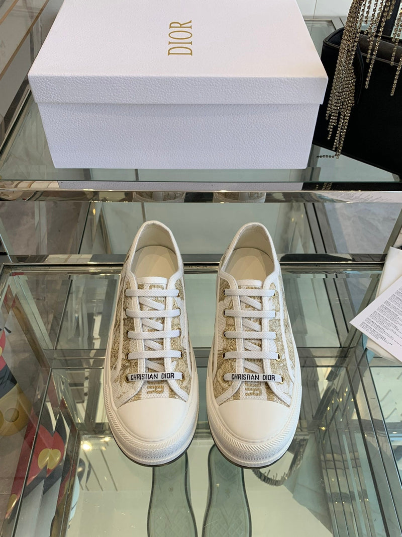D-Sneaker