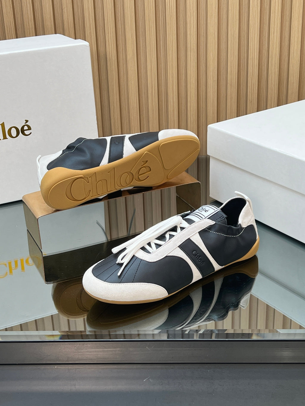H-Sneakers