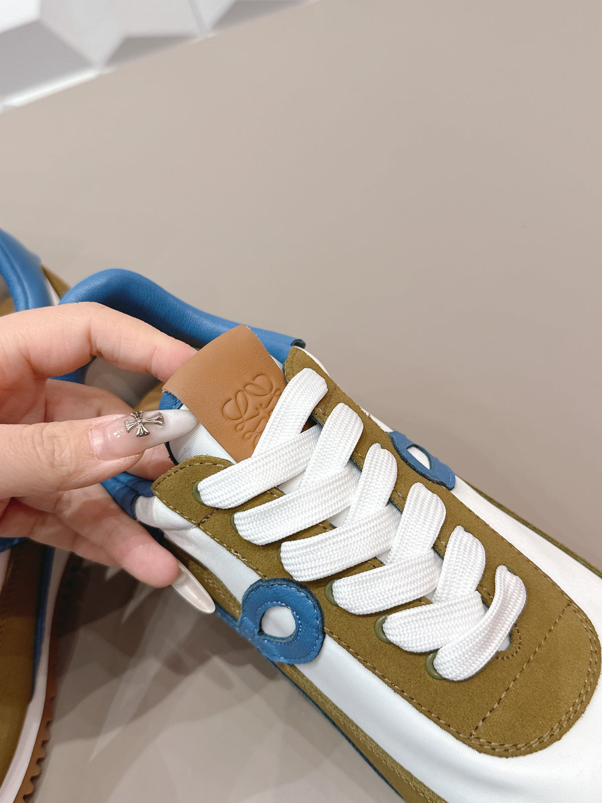 L2-Sneakers