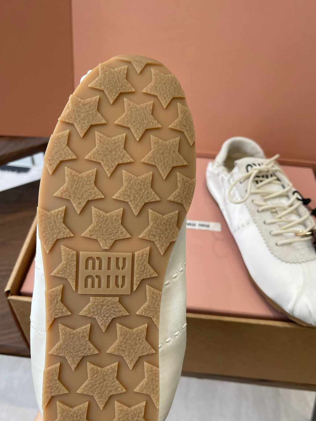 M-Sneakers