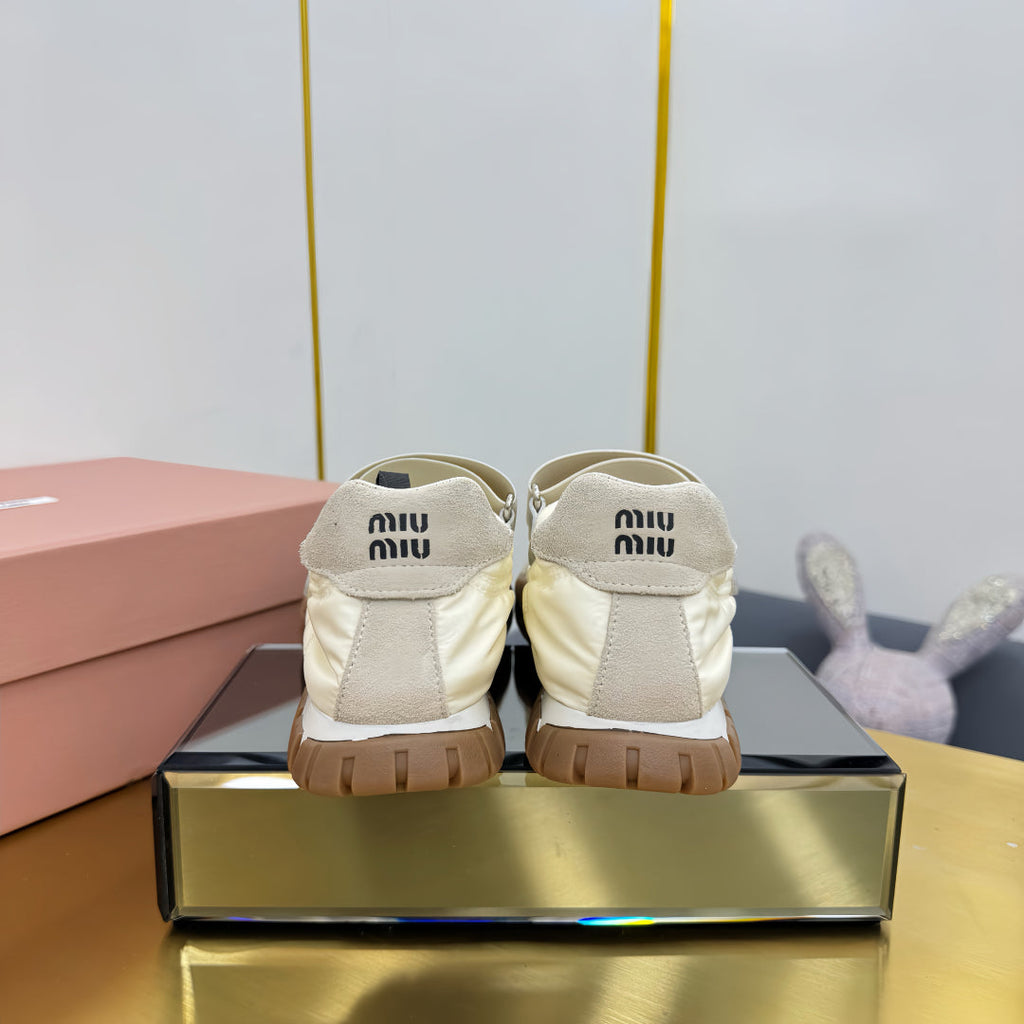 M-Sneakers