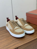 L-Sneakers
