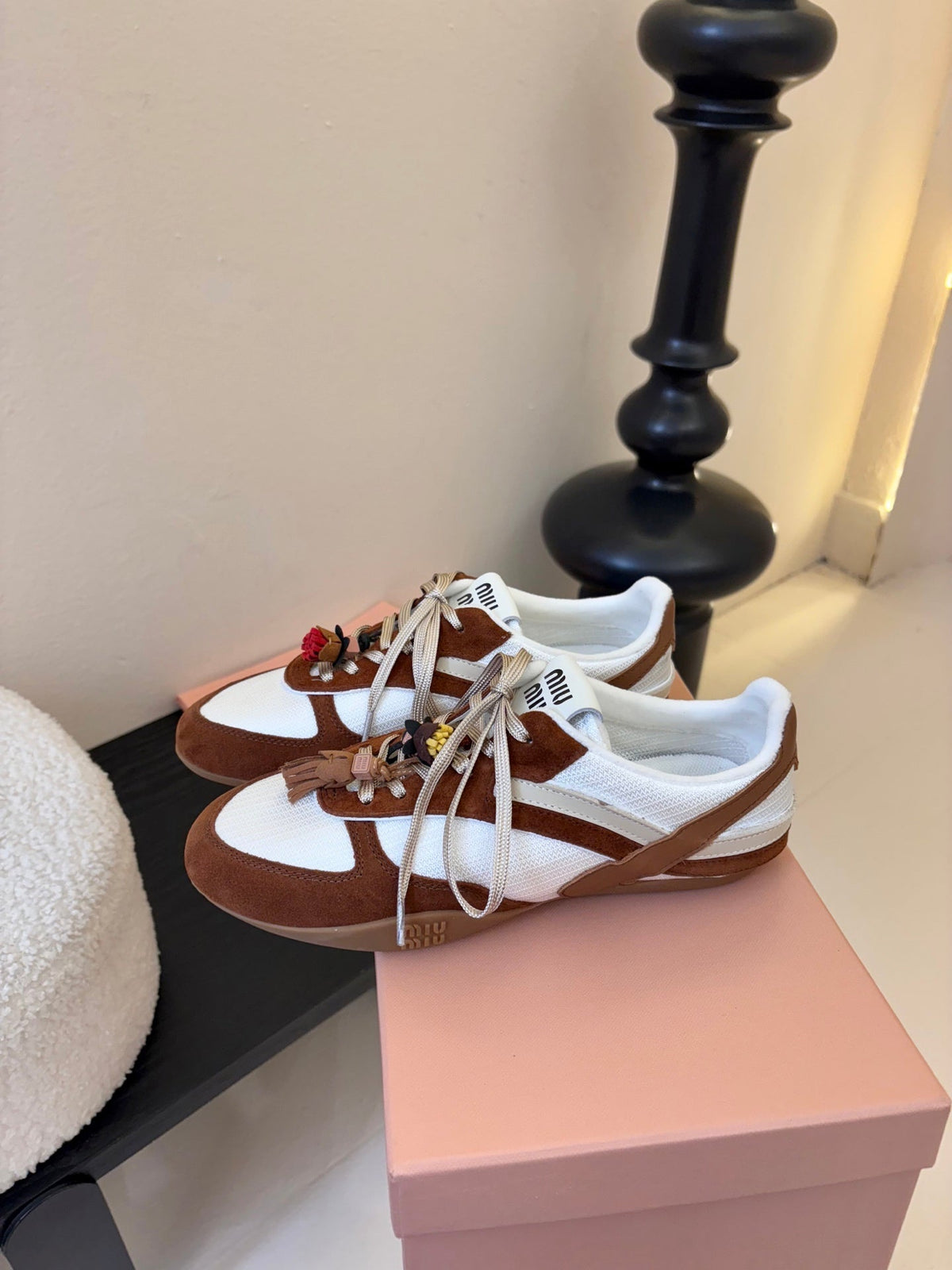 M-Sneakers