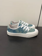 L-Sneakers