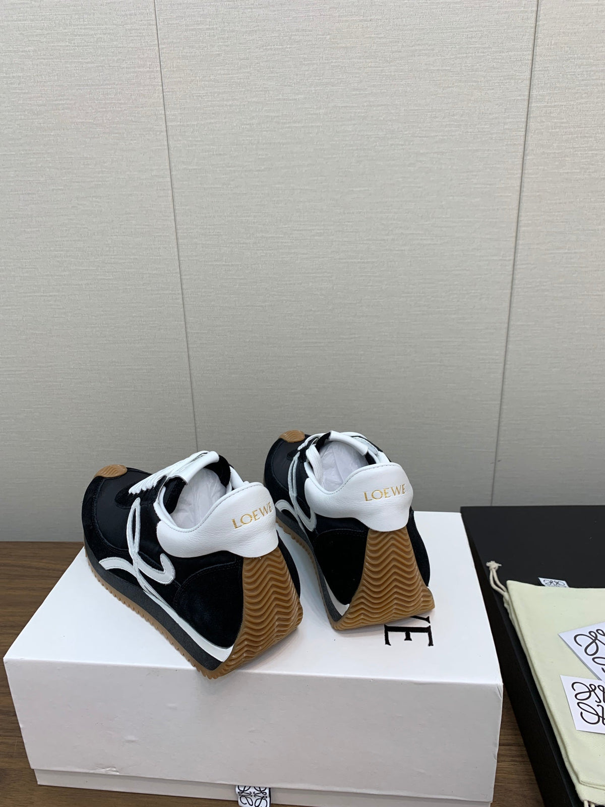 L2-Sneakers