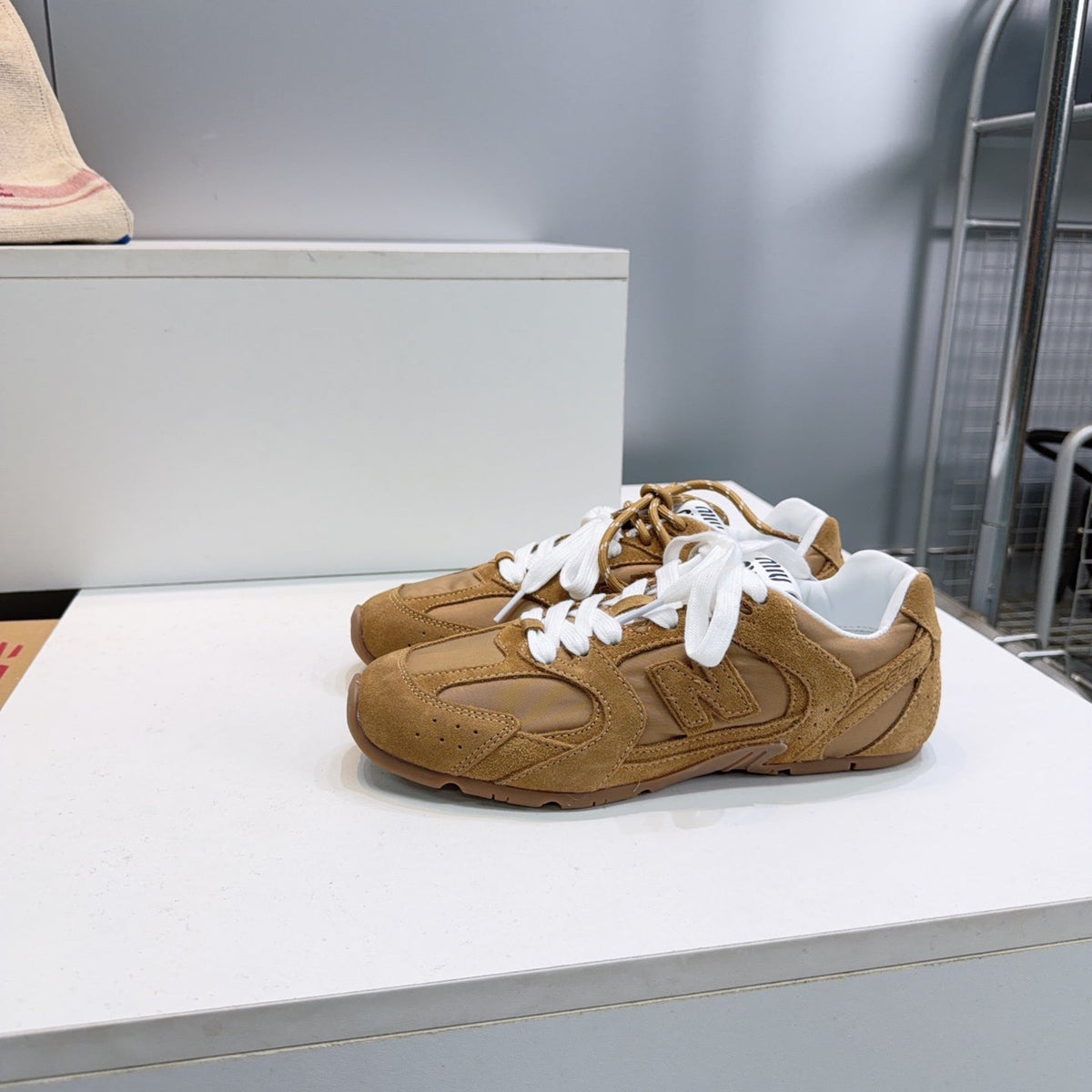 M-Sneakers