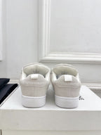 S-Sneakers